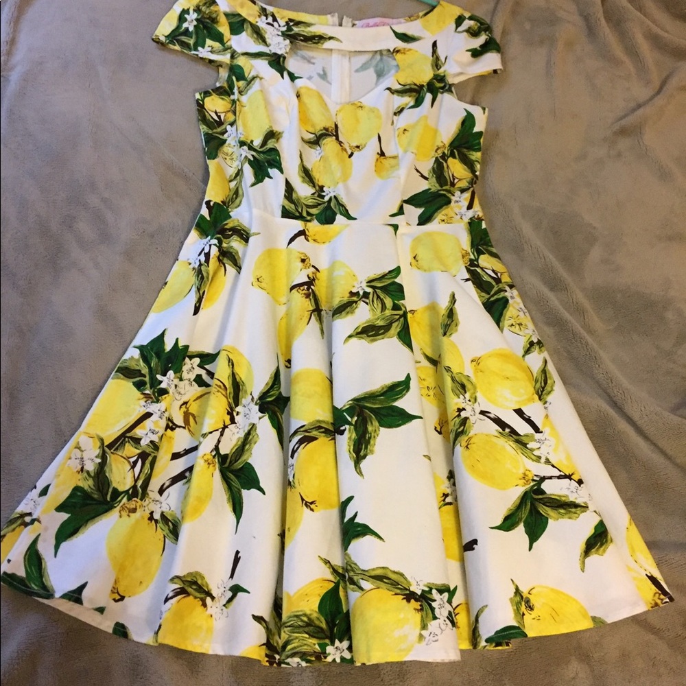 Retro style lemon dress